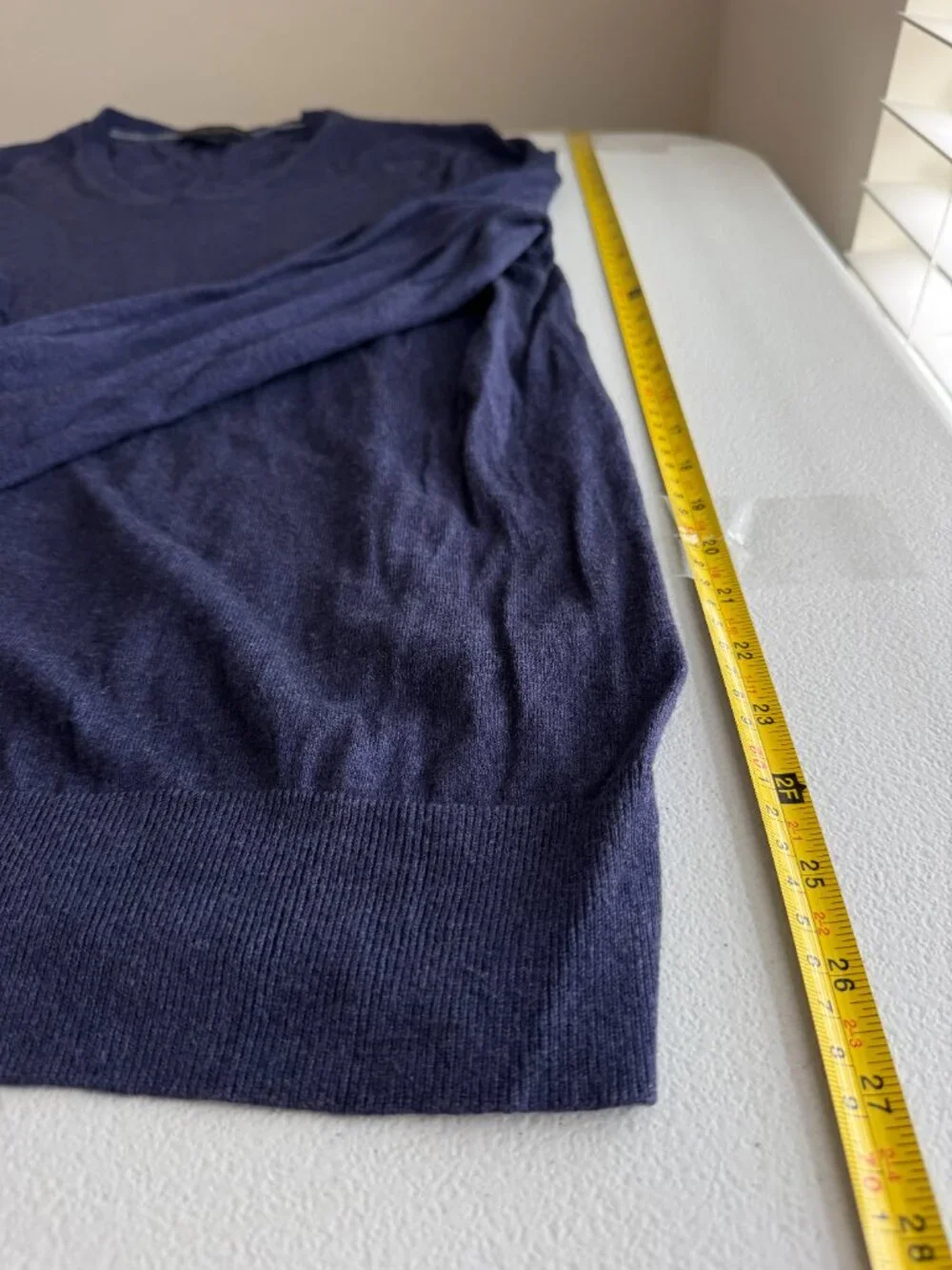 Banana Republic Luxury Blend Silk Cashmere V-Neck Sweater Men’s M Navy